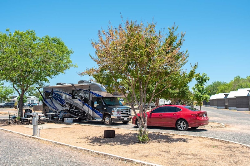 Premium Pull-Thru RV Sites-2